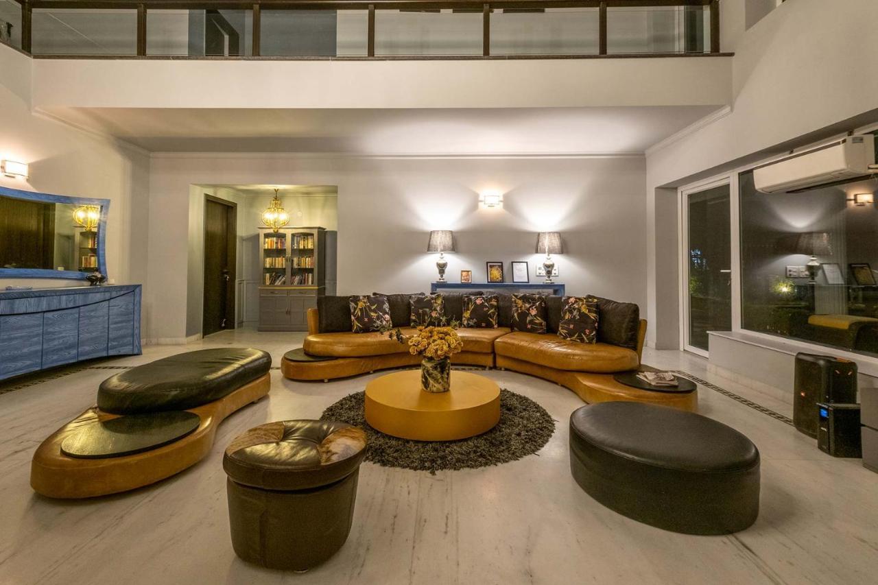 Stayvista At The Banyan Abode With Pool Table, Pet Friendly & Outdoor Pool Manesar Ngoại thất bức ảnh