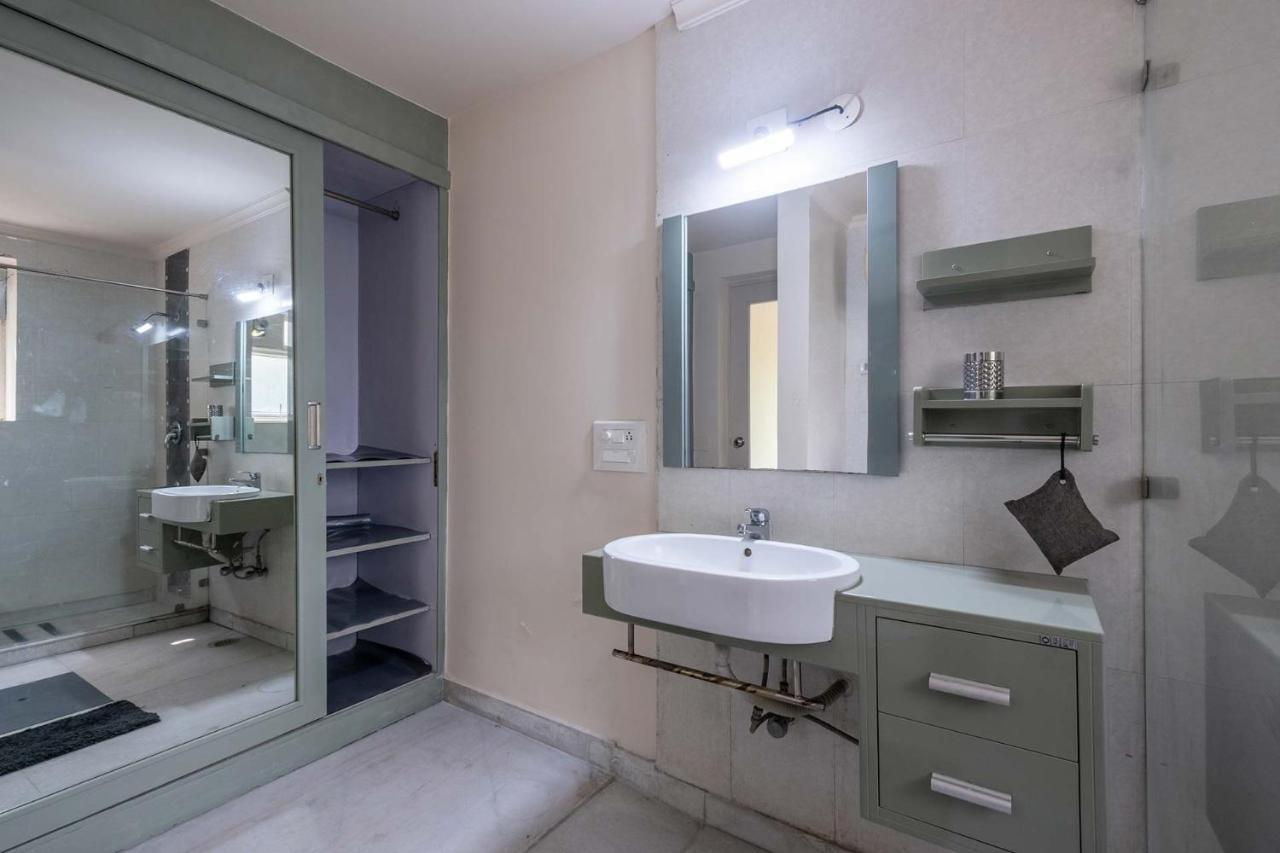 Stayvista At The Banyan Abode With Pool Table, Pet Friendly & Outdoor Pool Manesar Ngoại thất bức ảnh
