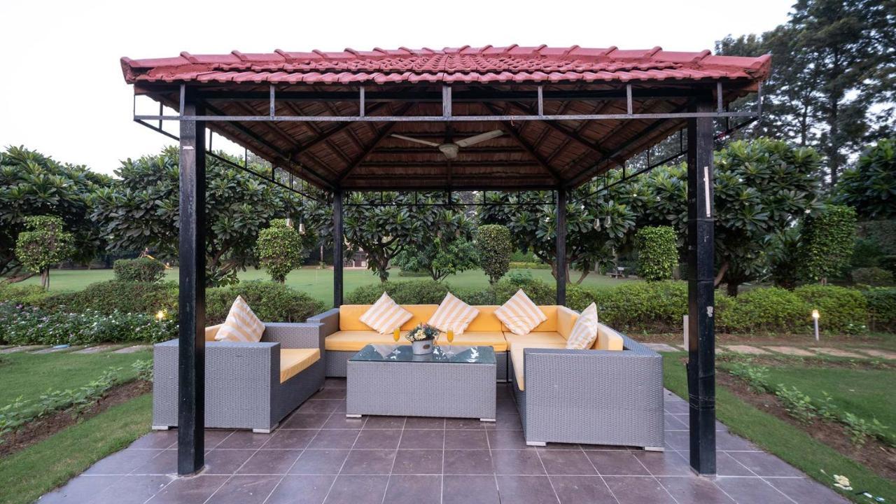 Stayvista At The Banyan Abode With Pool Table, Pet Friendly & Outdoor Pool Manesar Ngoại thất bức ảnh