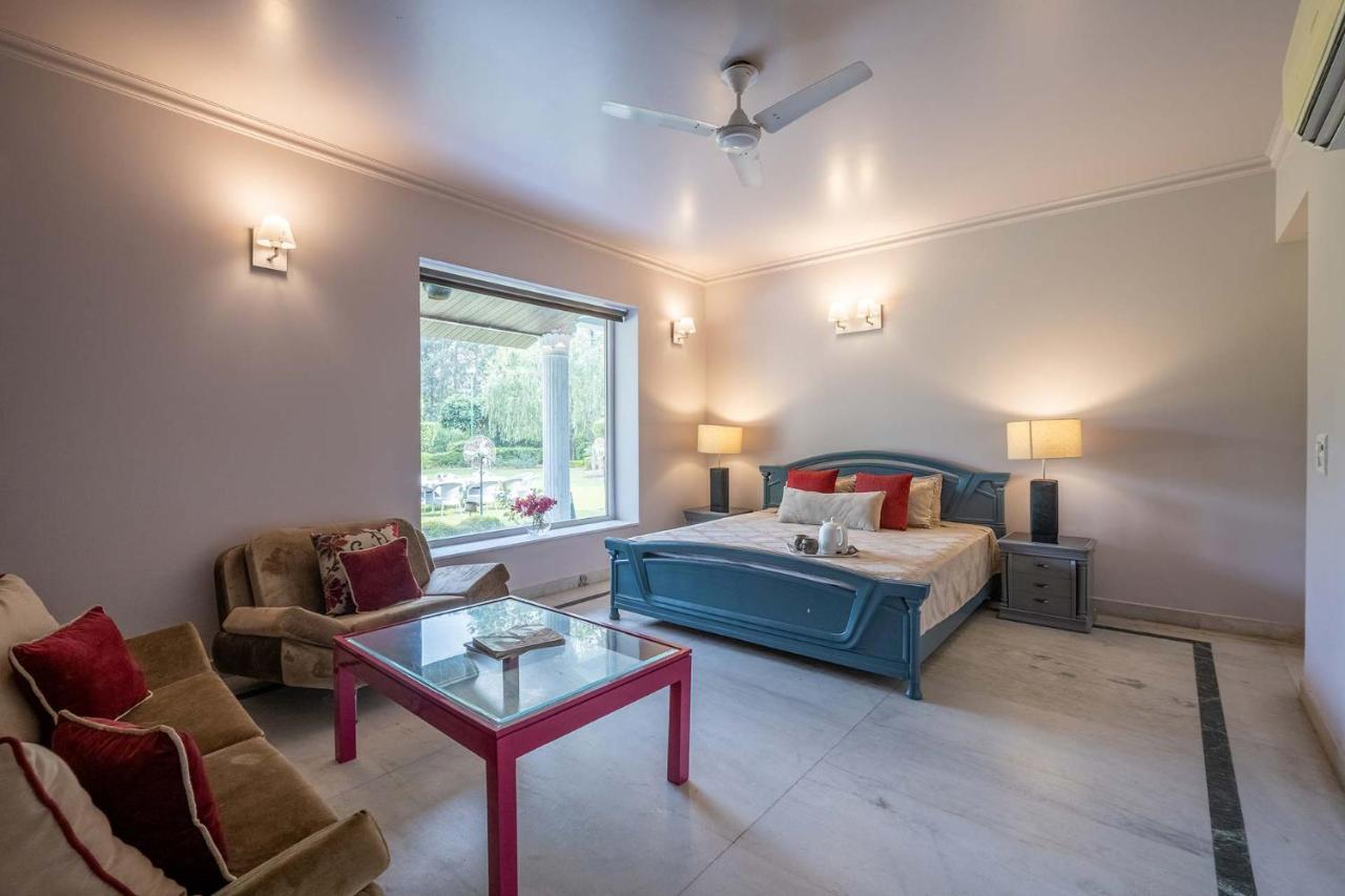 Stayvista At The Banyan Abode With Pool Table, Pet Friendly & Outdoor Pool Manesar Ngoại thất bức ảnh