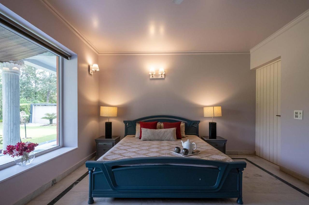 Stayvista At The Banyan Abode With Pool Table, Pet Friendly & Outdoor Pool Manesar Ngoại thất bức ảnh